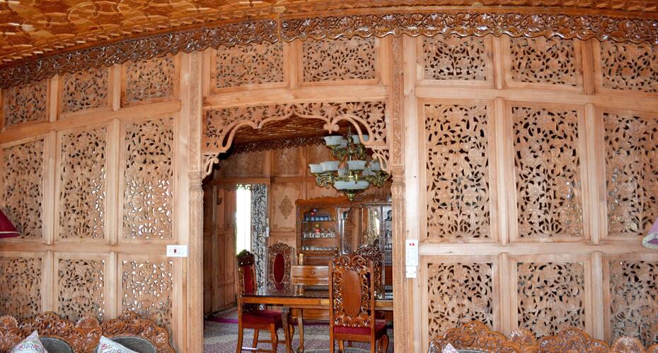 India Palace Houseboat, Srinagar 3